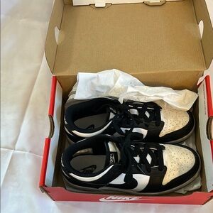 Nike kids panda dunks